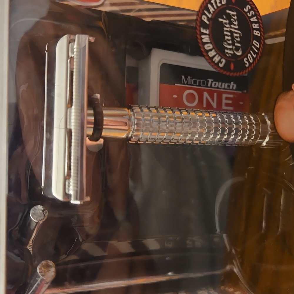 Micro Touch One Classic Safety Razor - Picture 3 of 6